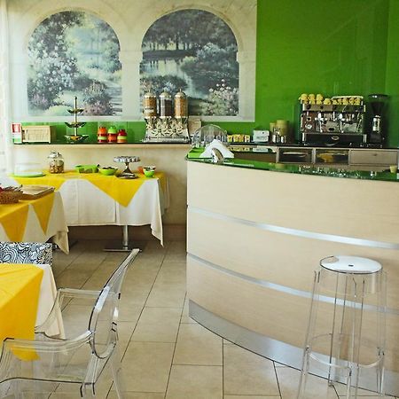 Hotel Il Monte Serravalle Luaran gambar