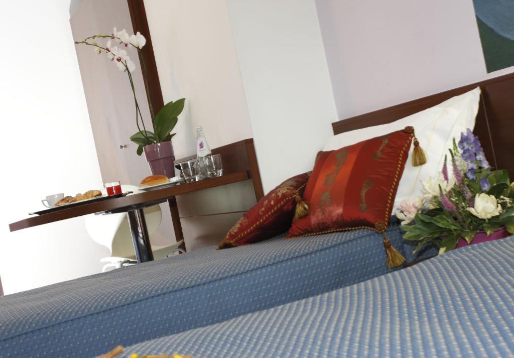 Hotel Il Monte Serravalle Bilik gambar